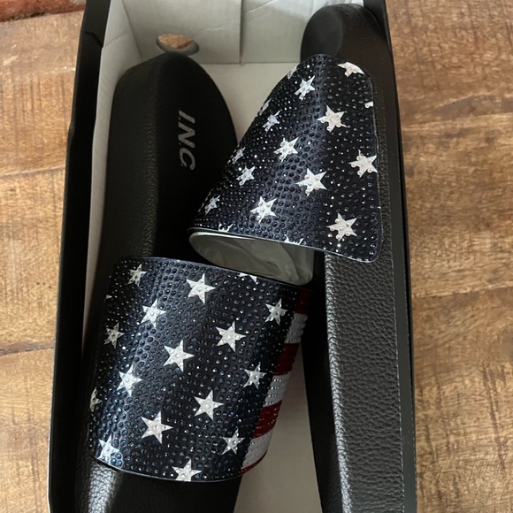 COPY - Flag sandals size 10 great for the Fourth of July or every day very spar… - Picture 3 of 7